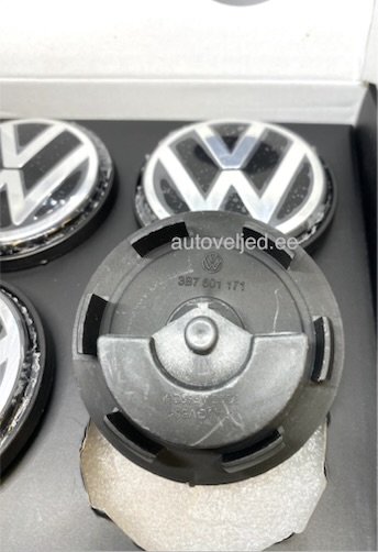 Volkswagen Floating Center Caps - Image 2